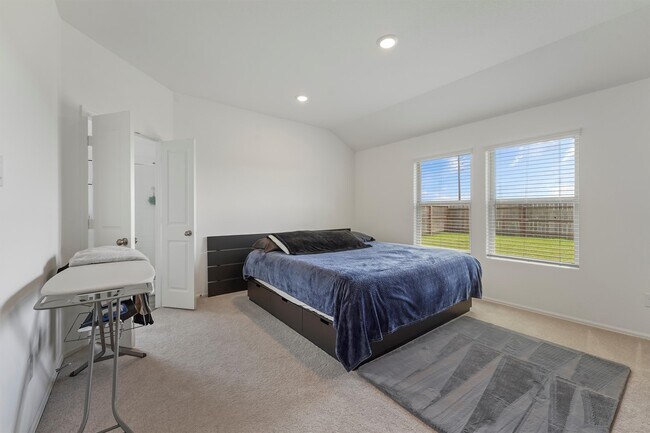 Building Photo - 7310 Bartoncliff Dr