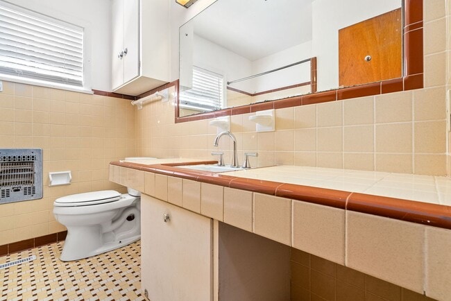 Building Photo - 615 Forestdale Dr