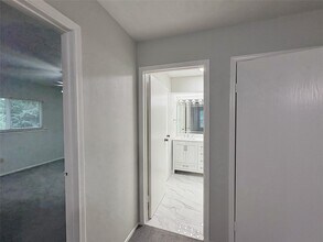 Building Photo - 5 Snapdragon Ct