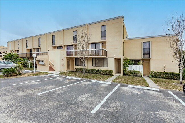 Building Photo - 2931 SW 87th Terrace