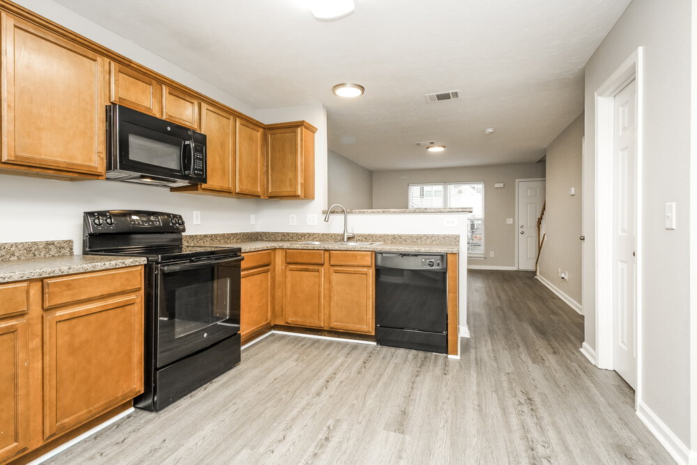 Building Photo - 8033 Logan Dr