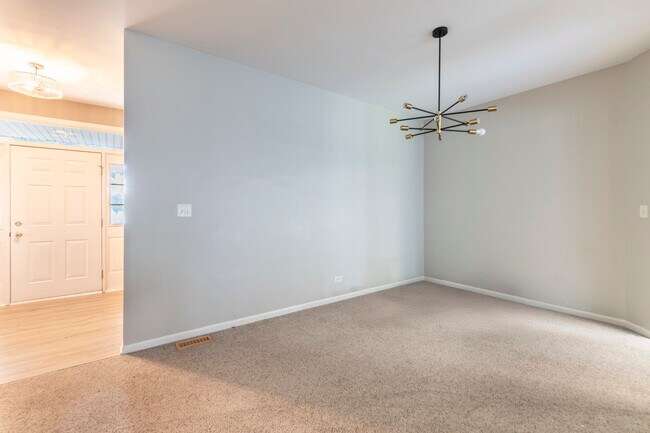 Building Photo - 12220 Peartree Way