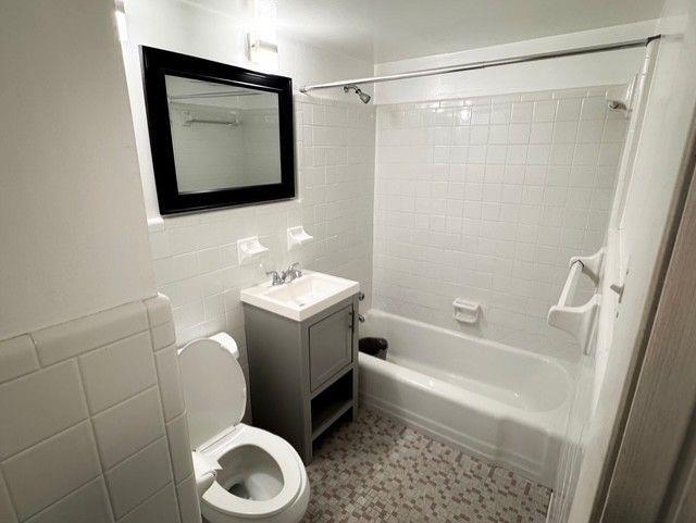 Building Photo - 3510 Roswell Rd NW