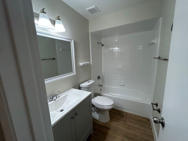 Building Photo - 2611 Antilles Dr