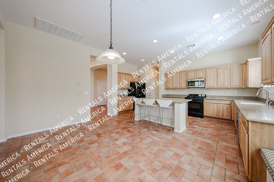 Building Photo - 2348 W River Rock Ct