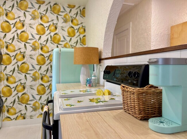 Building Photo - 446 27th St