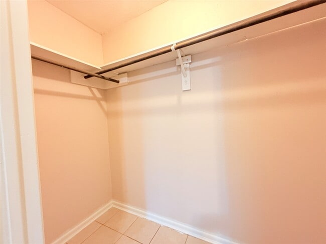 Building Photo - 208 Laurie Ln