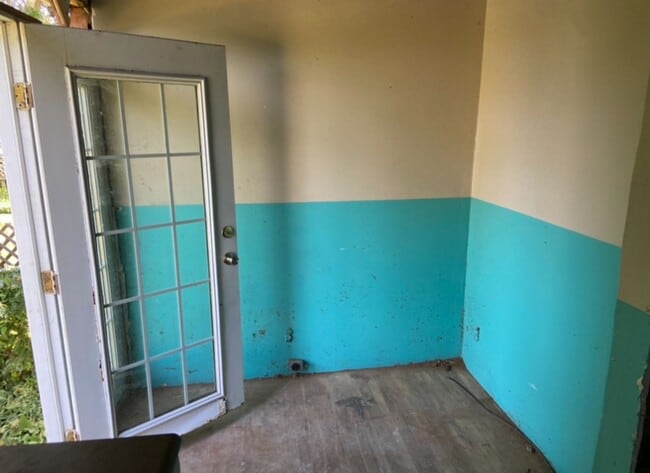 Building Photo - Investment Special! - $290 Month / $600 Down