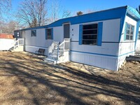 Building Photo - Renovated Mobile Home