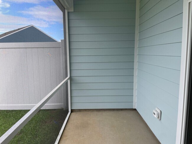 Building Photo - 3600 Whaley Wy