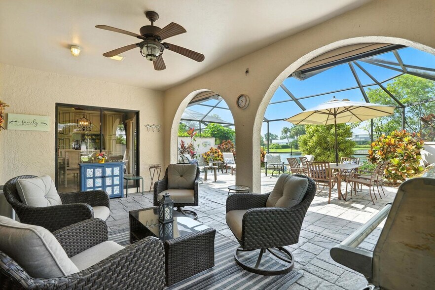 Building Photo - 27581 Hacienda E Blvd