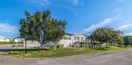 Building Photo - 1322 Silver Charm Way