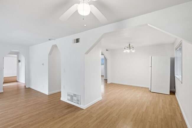 Building Photo - 3 BD | 2 BA Home with Great Backyard & Fireplace