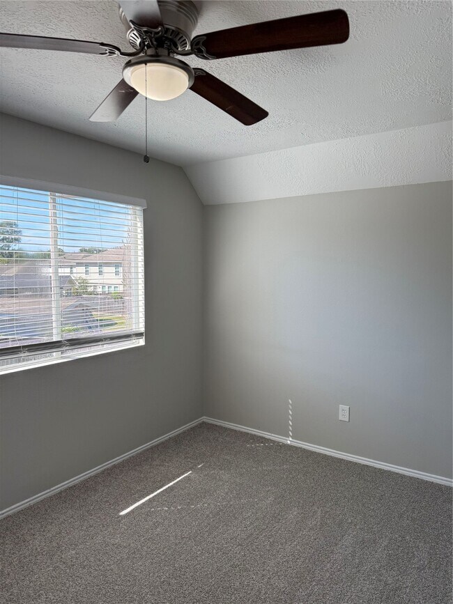 Building Photo - 16778 N Bob White Dr