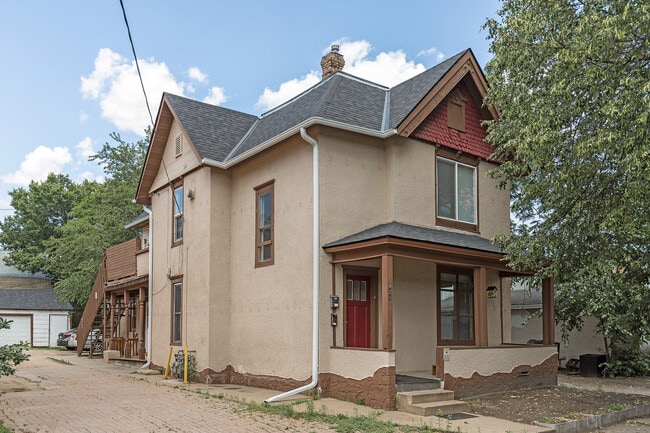 Primary Photo - 921 20th Ave NE