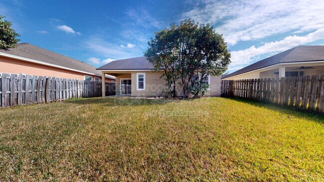 Building Photo - 14664 Falling Waters Dr