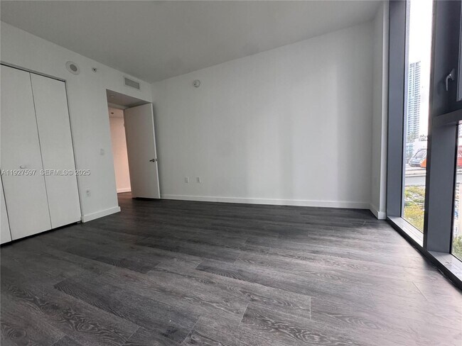 Building Photo - 31 SE 6th St