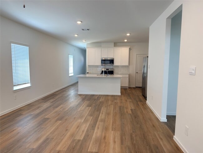 Building Photo - 1214 Sandy Shore Ln