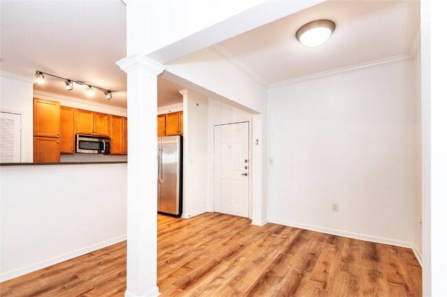 Building Photo - 1270 Strassner Dr