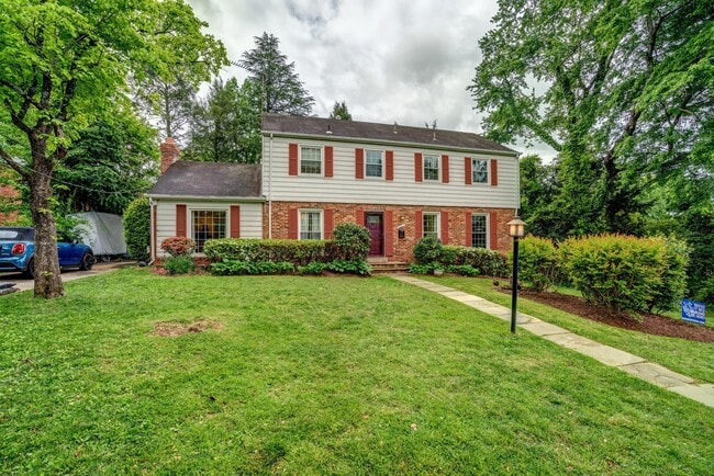 Building Photo - 7525 Cayuga Ave