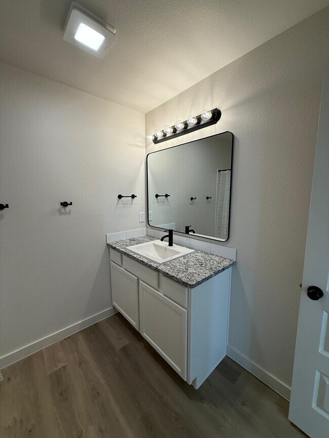 Building Photo - 6309 Poppy Dr