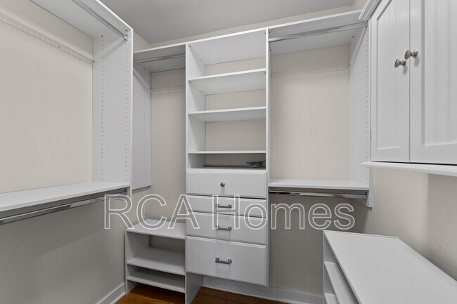 Building Photo - 1309 Pleasant St