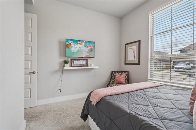 Building Photo - 1329 Stoneleigh Pl