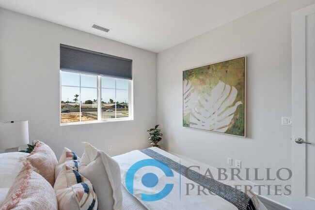 Building Photo - Brand New 1bd/1ba Home w/Private Yard, Central AC, & In Unit Laundry