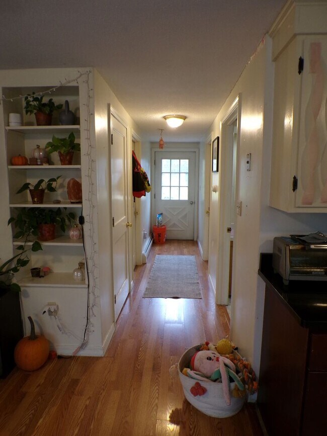 Building Photo - 6 Cassidy Ln