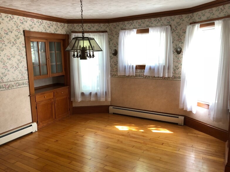 Built-in for storage - 465 Beacon St