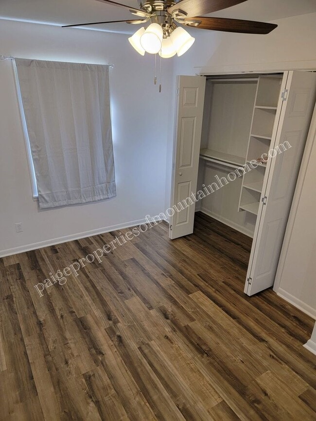 Building Photo - 2 Bed 1 Bath Bungalow on College