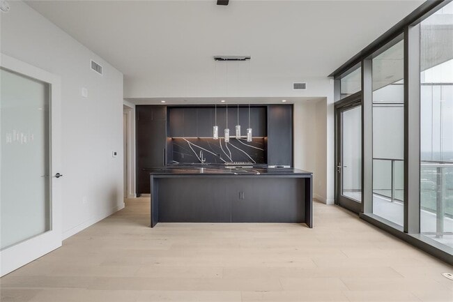 Building Photo - 44 East Ave