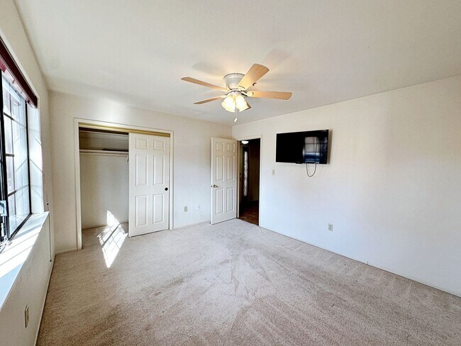 Building Photo - 1 MONTH FREE!!! 2 BEDROOM SINGLE STORY TOWNHOME 55+ COMMUNITY