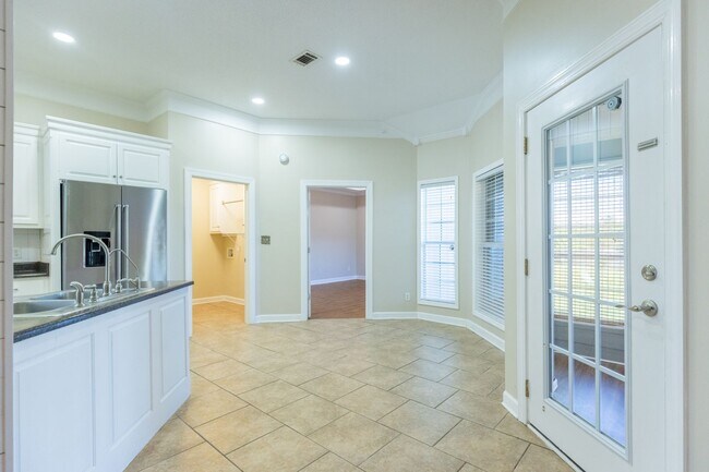 Building Photo - 4004 Grey Oak Dr
