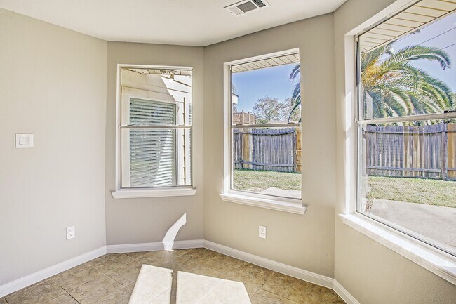 Building Photo - 6506 Larissa Cir