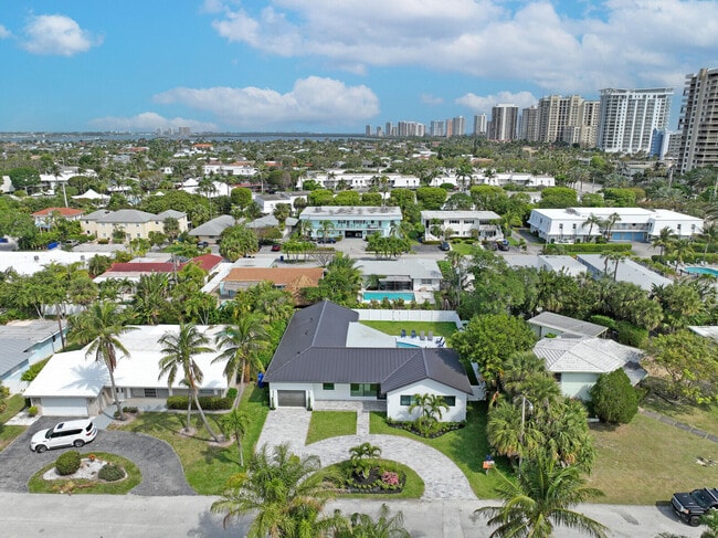 Building Photo - 1248 N Harbor Dr