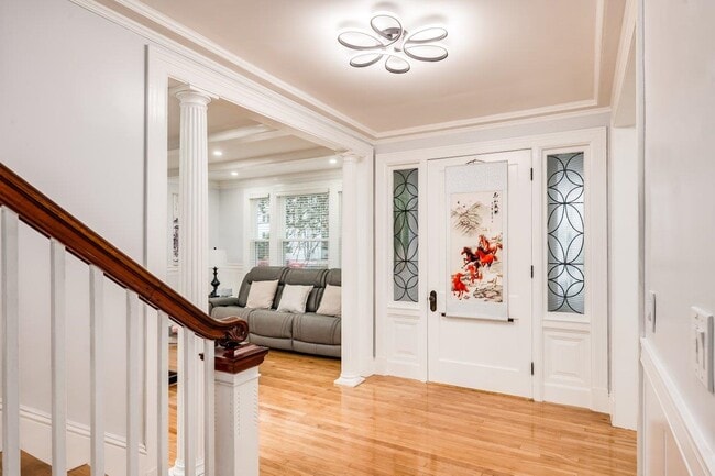 Building Photo - 815 Central Ave