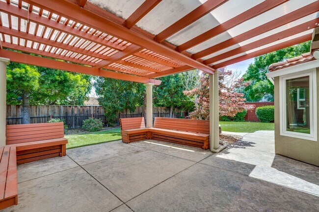 Building Photo - Spacious 3-Bed Almaden Valley Home with Bo...