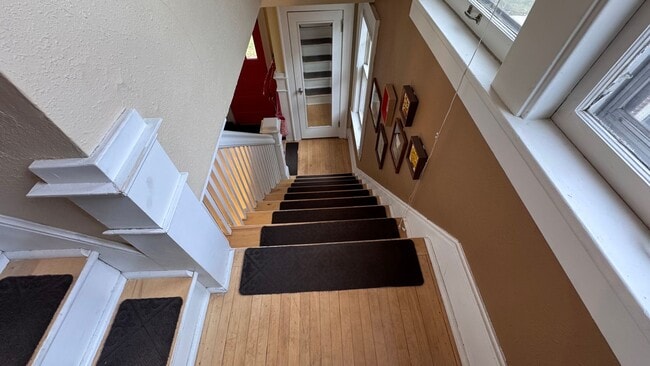 Building Photo - 505 N 16th Ave E