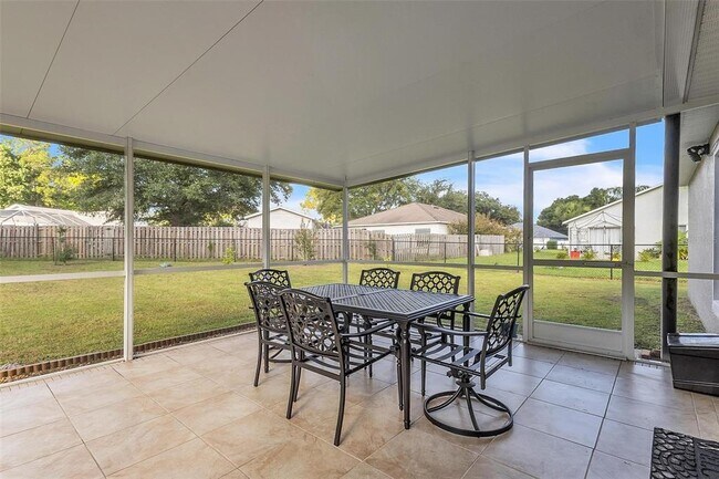 Building Photo - 159 Persimmon Dr