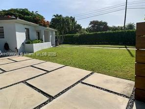 Primary Photo - 6811 SW 52nd St