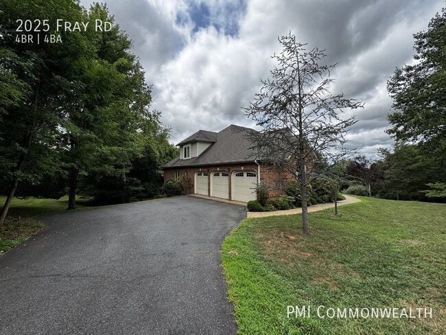 Building Photo - 4 Bed / 3.5 Bath Single Family (Available ...