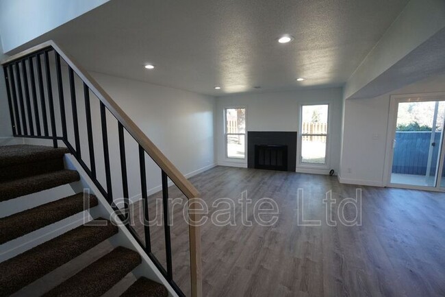 Building Photo - 7152 Depew Cir