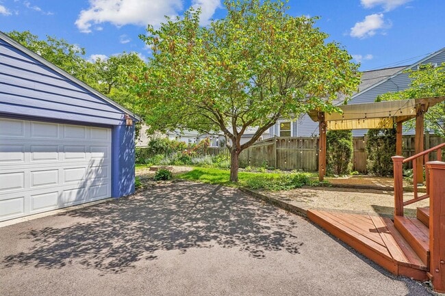 Building Photo - 94 Acton Rd