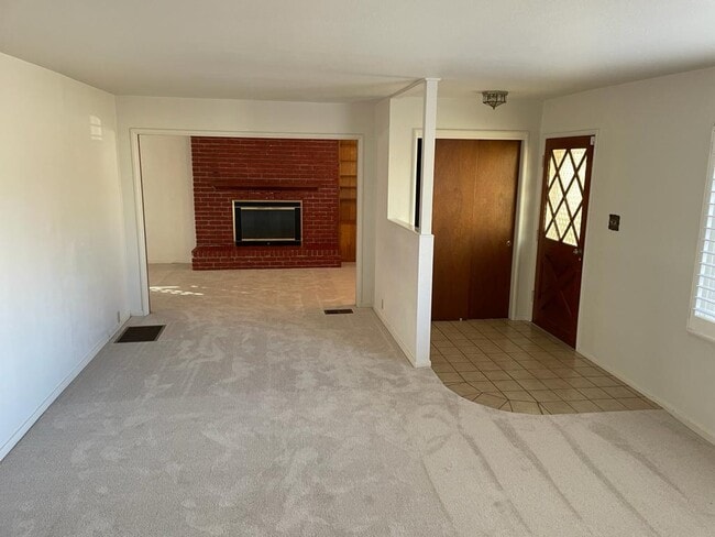 Building Photo - 130 E Emerson Ave