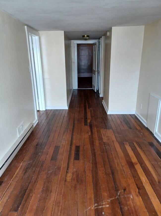 Building Photo - 85 N Kennebec Ave