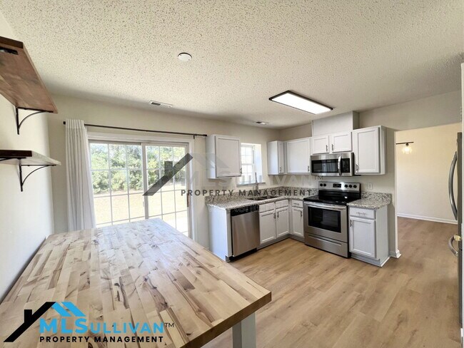 Building Photo - 4504 Conklin Dr