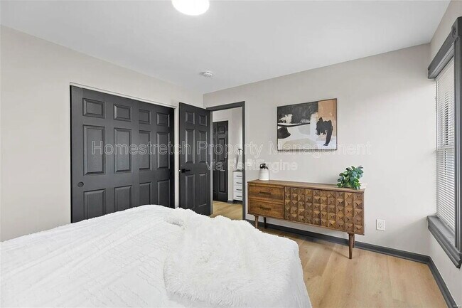 Building Photo - 1001 Lami St