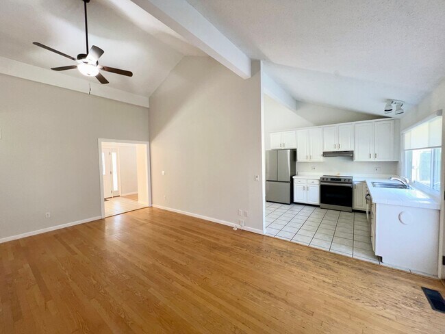 Building Photo - 1515 Mautenne Dr