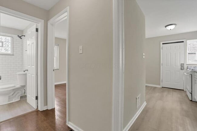 Building Photo - 1009 Lilley Ave